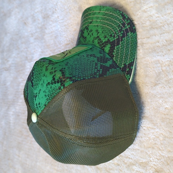 Goorin Bros Grasshopper Animal Farm Snapback Trucker Hat - Picture 2 of 6